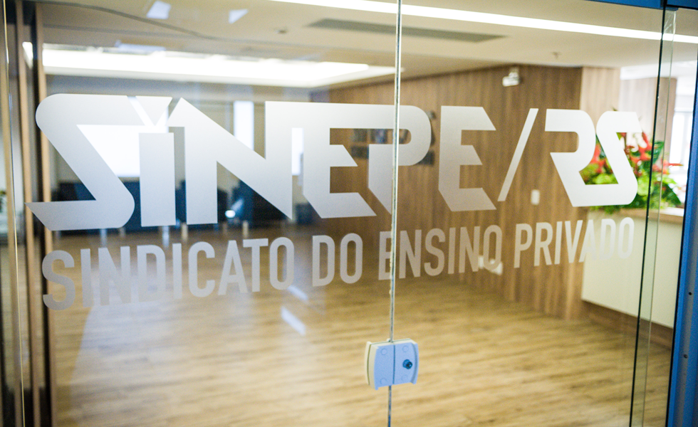 SINEPE/RS comemora 77 anos com foco em inovação e fortalecimento do ensino privado gaúcho